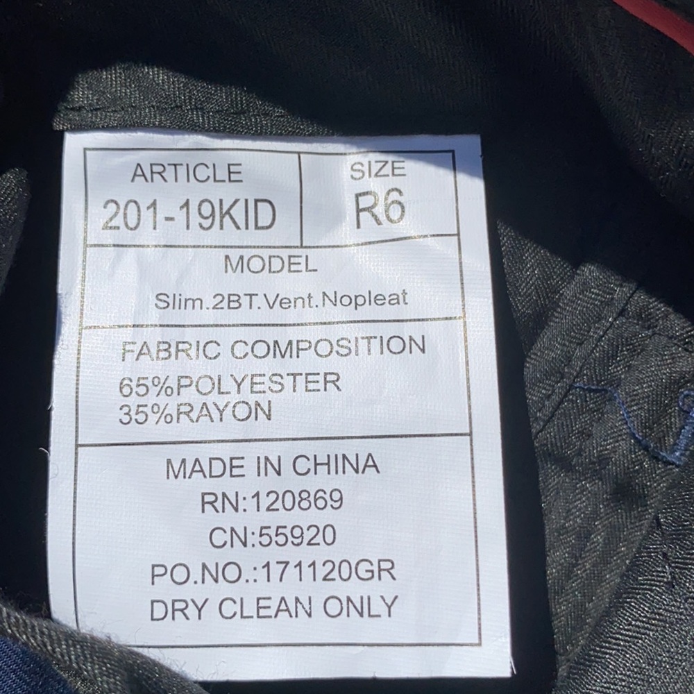 Boys two piece suit - Picture 4 of 4